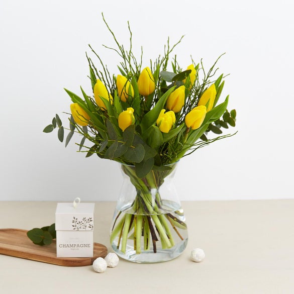 Gule tulipaner med champagnetrøfler